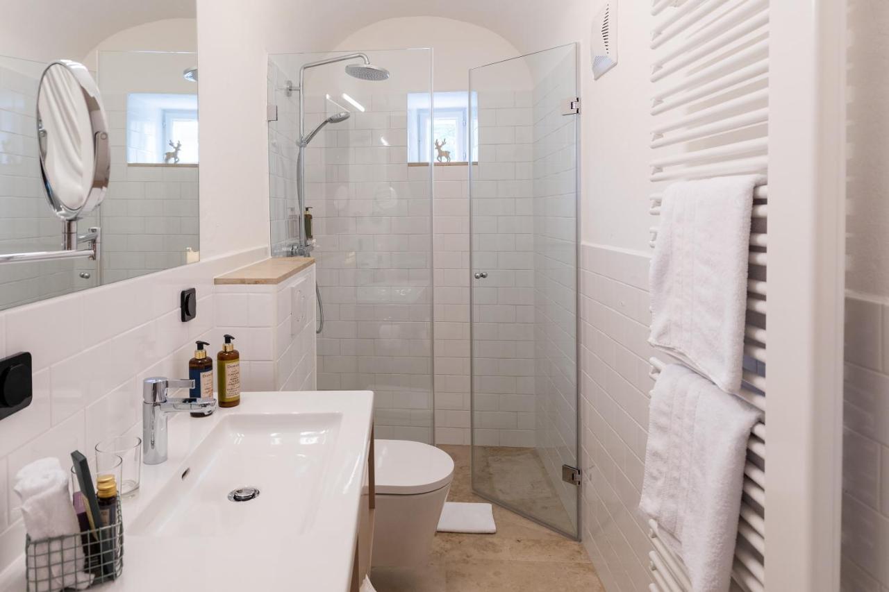 Boutique Hotel Zum Oberjaeger, Schloss Lackenbach Dış mekan fotoğraf