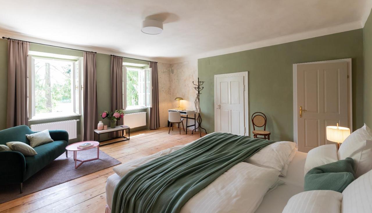 Boutique Hotel Zum Oberjaeger, Schloss Lackenbach Dış mekan fotoğraf